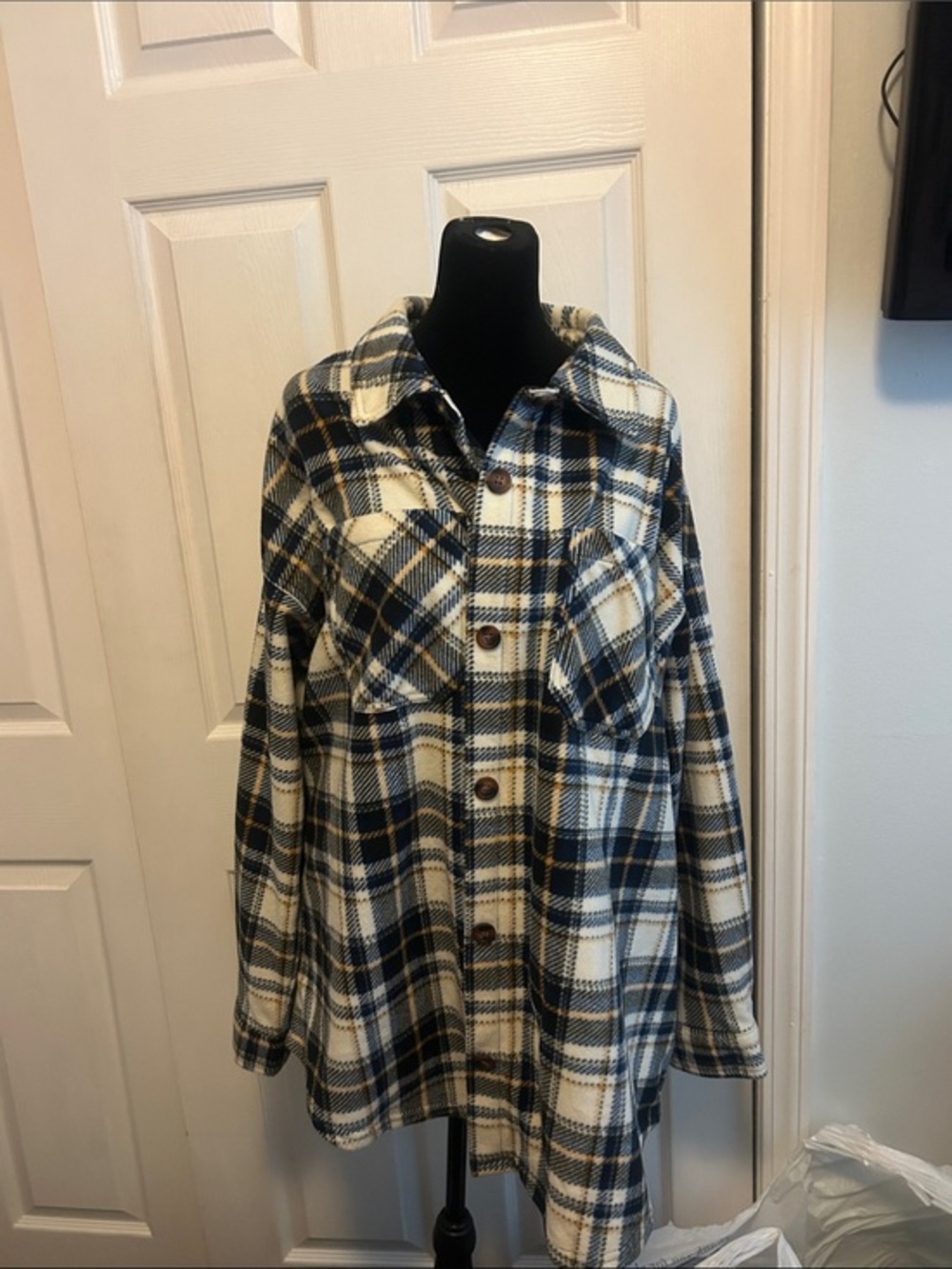 Maurice’s 2XL Plaid Teddy Jacket in Navy and Cream